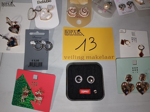 Lot 13 - lot oorbellen - afbeelding 4 van  5