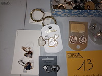 Lot 13 - lot oorbellen - afbeelding 5 van  5