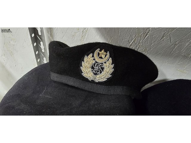 Lot 13 - pakistan 2 kepies - afbeelding 3 van  4