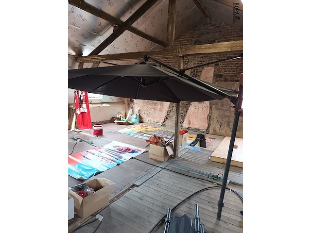 Lot 13 - parasols en parasolvoeten - afbeelding 5 van  9