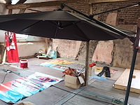 Lot 13 - parasols en parasolvoeten - afbeelding 5 van  9