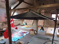 Lot 13 - parasols en parasolvoeten - afbeelding 7 van  9