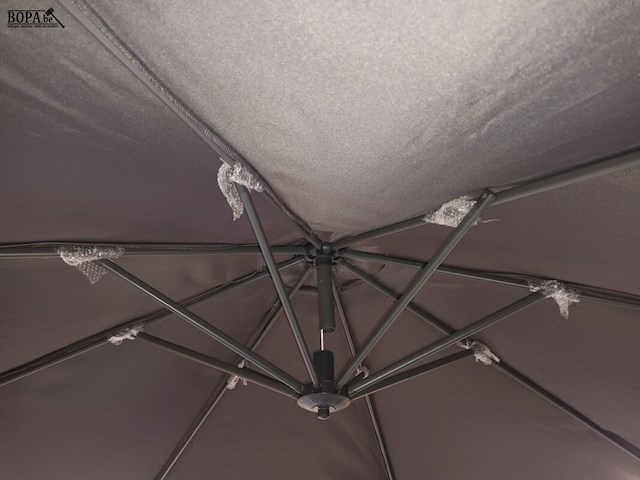 Lot 13 - parasols en parasolvoeten - afbeelding 8 van  9