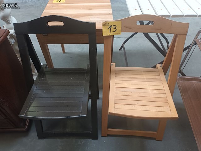 Lot 13 - plooistoel. 2 stuks - afbeelding 1 van  3
