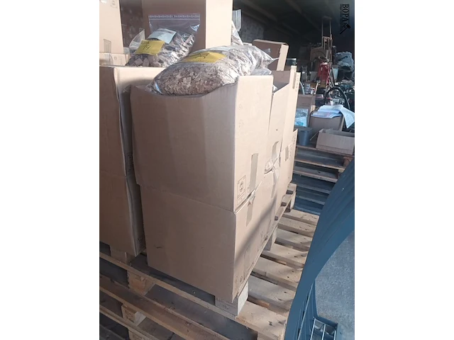 Lot 13 - rookhout snippers eik 1 kg. 12 stuks - afbeelding 1 van  3