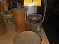 Lot 13 - schaal, lamp en dekselpot