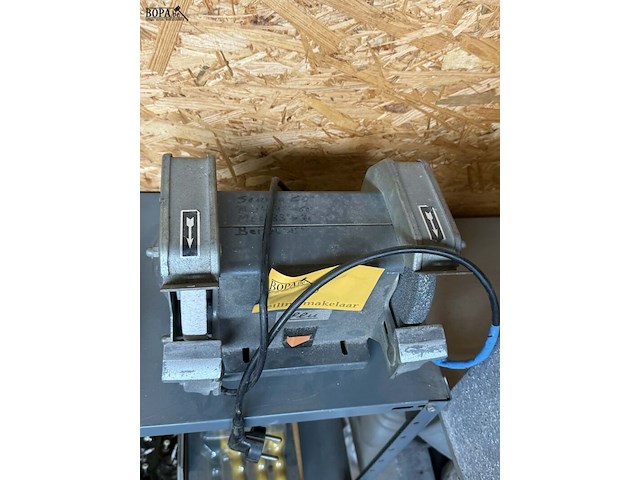 Lot 13 - slijpmachine 2 stenen elu mhw6 - afbeelding 2 van  2