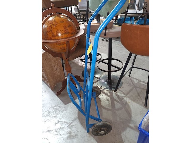 Lot 13 - steekwagen - afbeelding 2 van  3