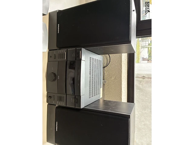 Lot 13 - stereo grundig - afbeelding 1 van  3