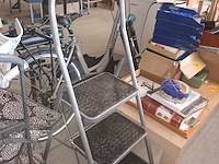 Lot 13 - trapladder altrex - afbeelding 2 van  3