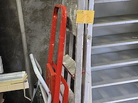 Lot 13 - trapladders 3 stuks - afbeelding 1 van  5