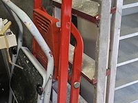 Lot 13 - trapladders 3 stuks - afbeelding 3 van  5