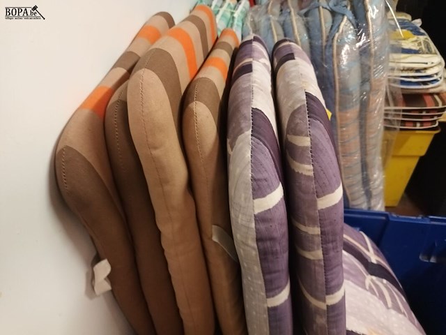 Lot 13 - tuinkussen. 6 stuks - afbeelding 2 van  4