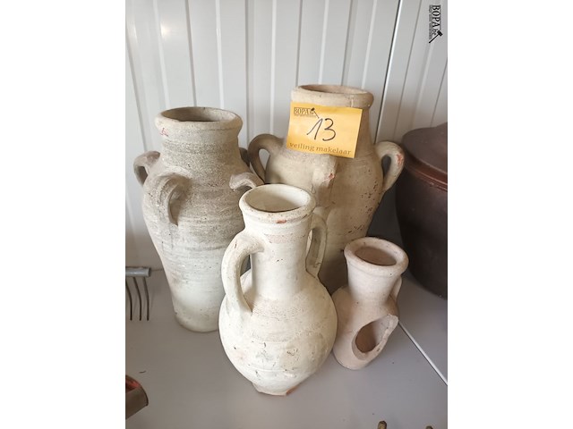 Lot 13 - tuinvazen. 4 stuks - afbeelding 1 van  3