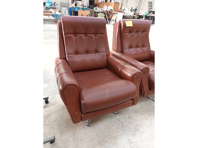 Lot 13 - vintage draaifauteuil. 2 stuks - afbeelding 2 van  6