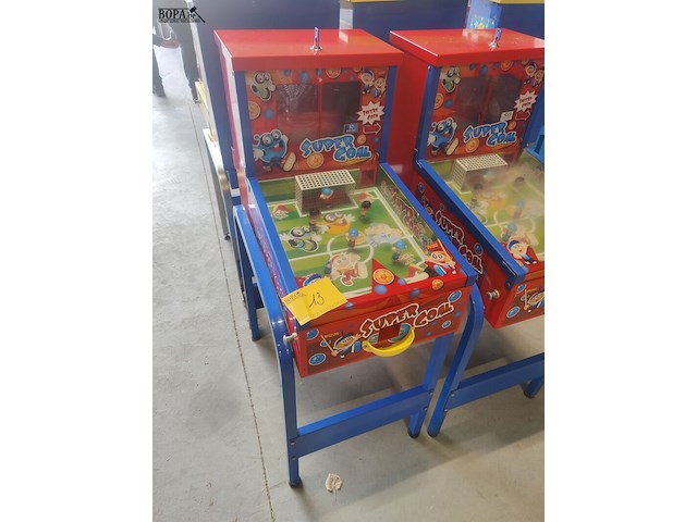 Lot 13 - voetbal flipperkast - afbeelding 1 van  4