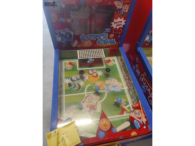 Lot 13 - voetbal flipperkast - afbeelding 2 van  4