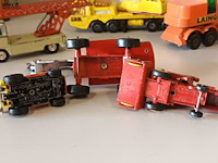 Lot 13 - werkvoertuigen op schaal. 8 stuks - afbeelding 6 van  12