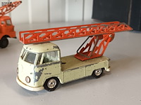 Lot 13 - werkvoertuigen op schaal. 8 stuks - afbeelding 9 van  12