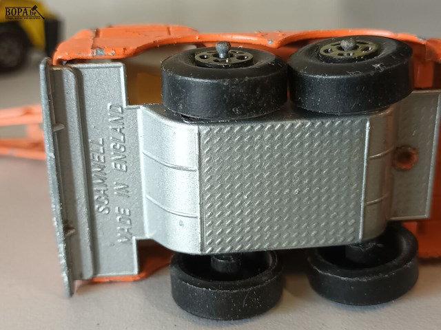 Lot 13 - werkvoertuigen op schaal. 8 stuks - afbeelding 12 van  12