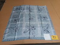 Lot 13 - zijden sjaal daniel hechter
