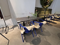 Lot 13 vierkante bistrotafels incl 26 stoelen - afbeelding 1 van  11