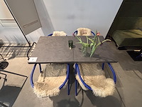 Lot 13 vierkante bistrotafels incl 26 stoelen - afbeelding 4 van  11