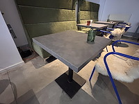 Lot 13 vierkante bistrotafels incl 26 stoelen - afbeelding 5 van  11