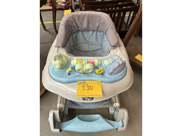Lot 130 - babyloopstoel bébé confort - afbeelding 1 van  3