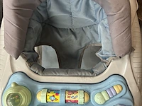 Lot 130 - babyloopstoel bébé confort - afbeelding 3 van  3
