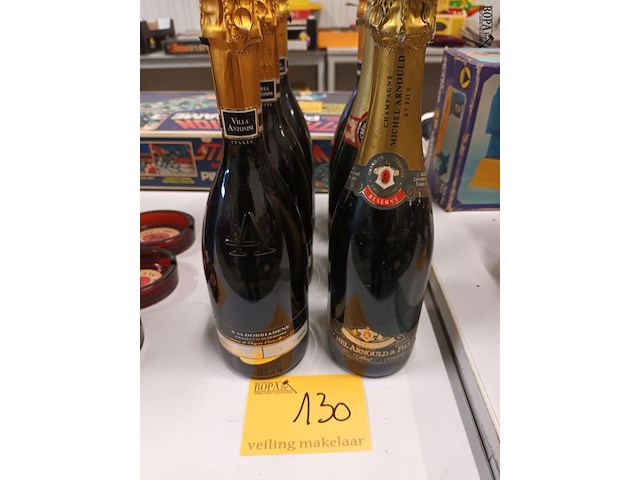 Lot 130 - flessen bubbels. 6 stuks - afbeelding 1 van  4