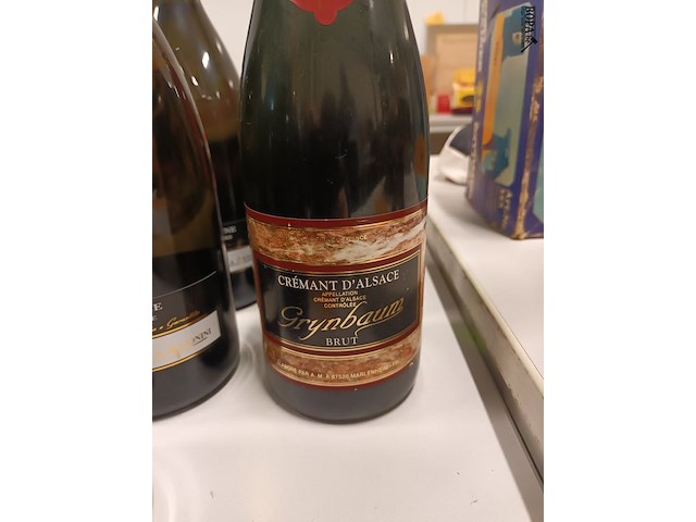 Lot 130 - flessen bubbels. 6 stuks - afbeelding 3 van  4