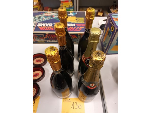 Lot 130 - flessen bubbels. 6 stuks - afbeelding 4 van  4