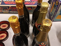 Lot 130 - flessen bubbels. 6 stuks - afbeelding 4 van  4