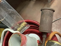 Lot 130 - gasfles met regelaar en slang (propaan) en toebehoren - afbeelding 3 van  4