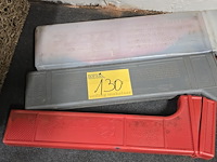 Lot 130 - gevaren driehoeken 3 stuks - afbeelding 1 van  1