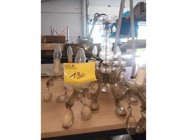 Lot 130 - glazen luster met kristallen - afbeelding 1 van  3