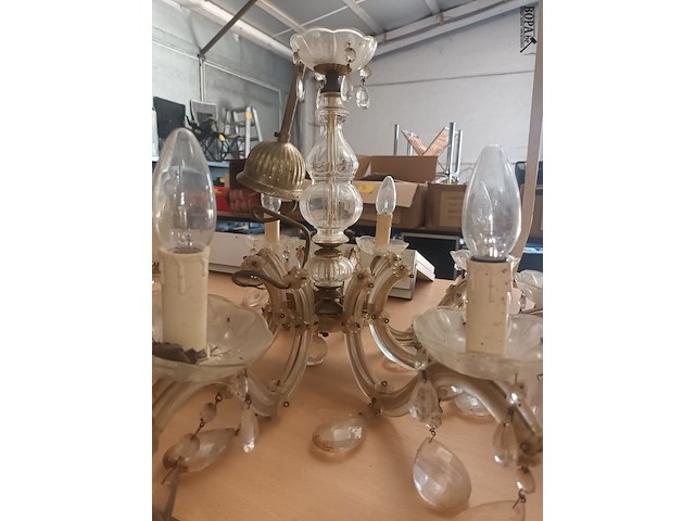 Lot 130 - glazen luster met kristallen - afbeelding 3 van  3