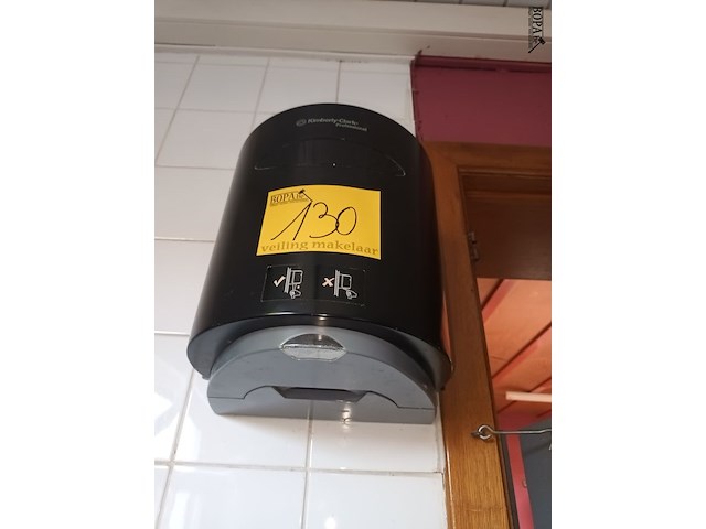 Lot 130 - handoekpapier dispenser - afbeelding 2 van  3