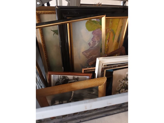 Lot 130 - kaders. 2 bakken - afbeelding 2 van  3