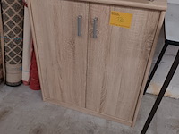 Lot 130 - kastje met 2 deuren - afbeelding 1 van  2