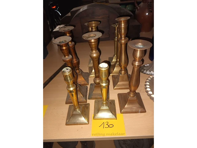 Lot 130 - koperen kandelaars. 11 stuks - afbeelding 1 van  3