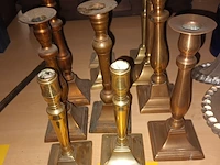 Lot 130 - koperen kandelaars. 11 stuks