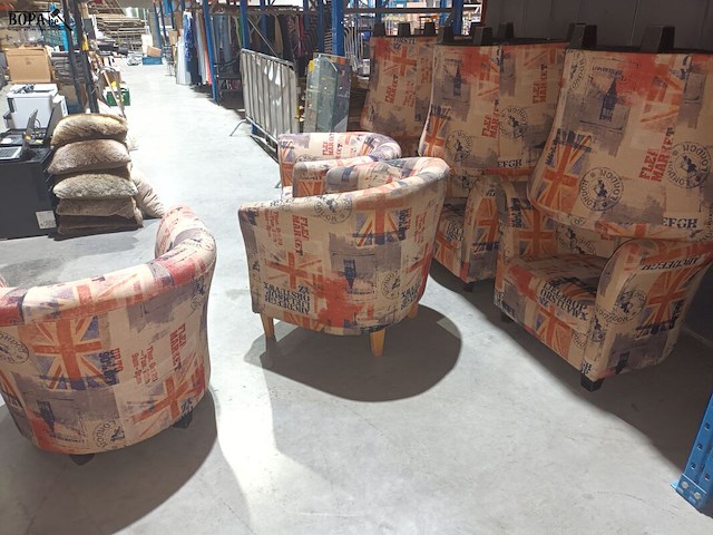 Lot 130 - kuipstoelen union jack. 9 stuks - afbeelding 5 van  5