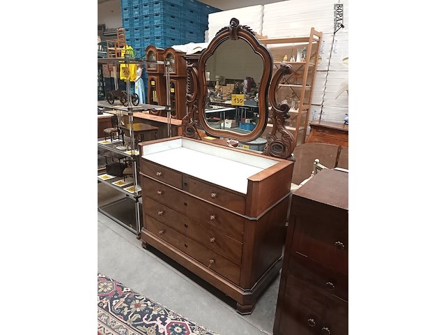 Lot 130 - ladekast met marmer en spiegel - afbeelding 1 van  6