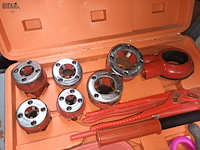 Lot 130 - perel buizendraadtrekset - afbeelding 3 van  5