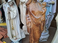Lot 130 - set van mariabeelden in goede staat - afbeelding 2 van  4