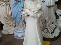 Lot 130 - set van mariabeelden in goede staat - afbeelding 3 van  4