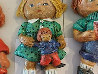 Lot 131 - deegpopjes. 4 stuks - afbeelding 3 van  5