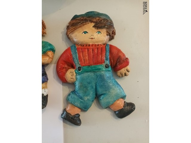 Lot 131 - deegpopjes. 4 stuks - afbeelding 5 van  5